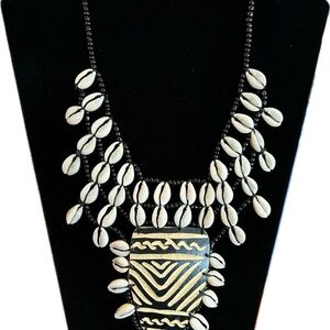 Elegant Black and White Shell Necklace